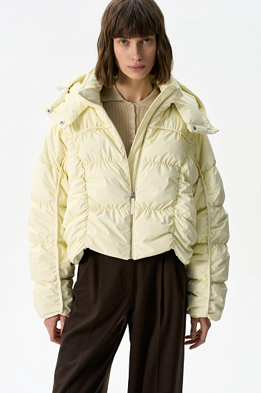 Стеганый пуховик с капюшоном