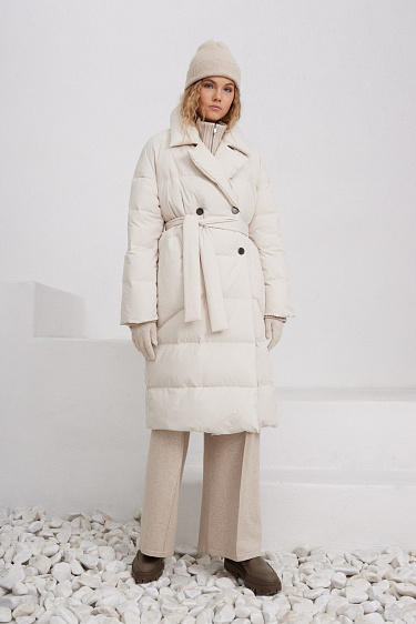 Двубортный пуховик с поясом на запах