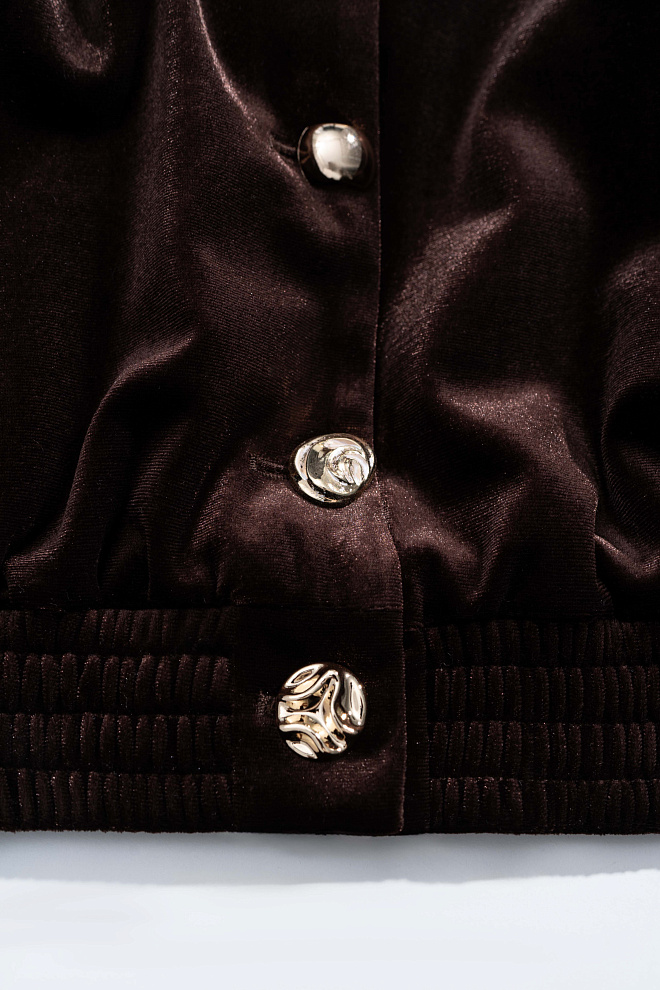 Бархатный бомбер с воротником-стойкой