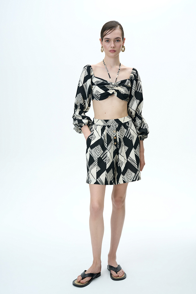 Шорты с геометрическим принтом