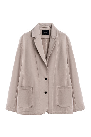бежевый Однобортный жакет свободного силуэта. Модель с накладными карманами, спущенной линией плеча и контрастной отстрочкой. Дополнить образ можно брюками в таком же стиле.