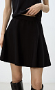 Трикотажная юбка длины мини из вискозы. Модель А-силуэта с эластичным поясом на резинке.