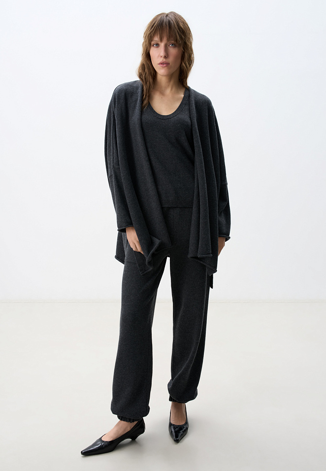 Трикотажные брюки-бананы из кашемира и шерсти 