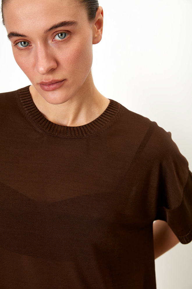 Цельновязаная футболка из 100% вискозы