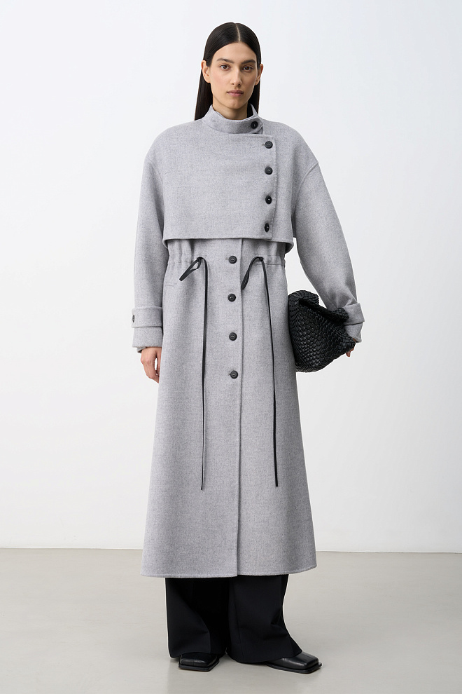 Однобортное пальто с кокеткой