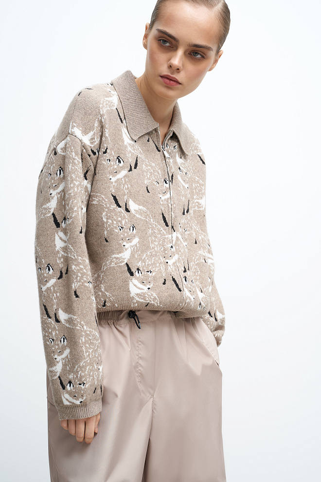 Принтованный бомбер на молнии