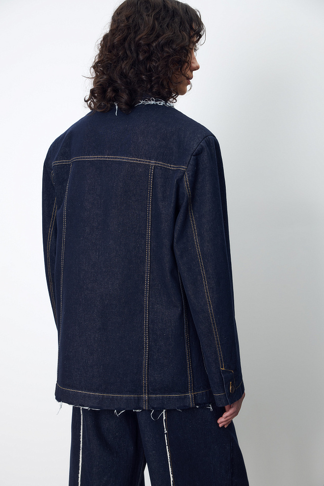 Джинсовый жакет с бахромой