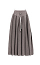 Трикотажная юбка плиссе длины миди из шерсти. Модель А-силуэта с широкими складками на кокетке дополненной шнурком. Кокетка выполнена в рубчик и декорирована лампасом контрастного цвета и брендированным ярлыком спереди.