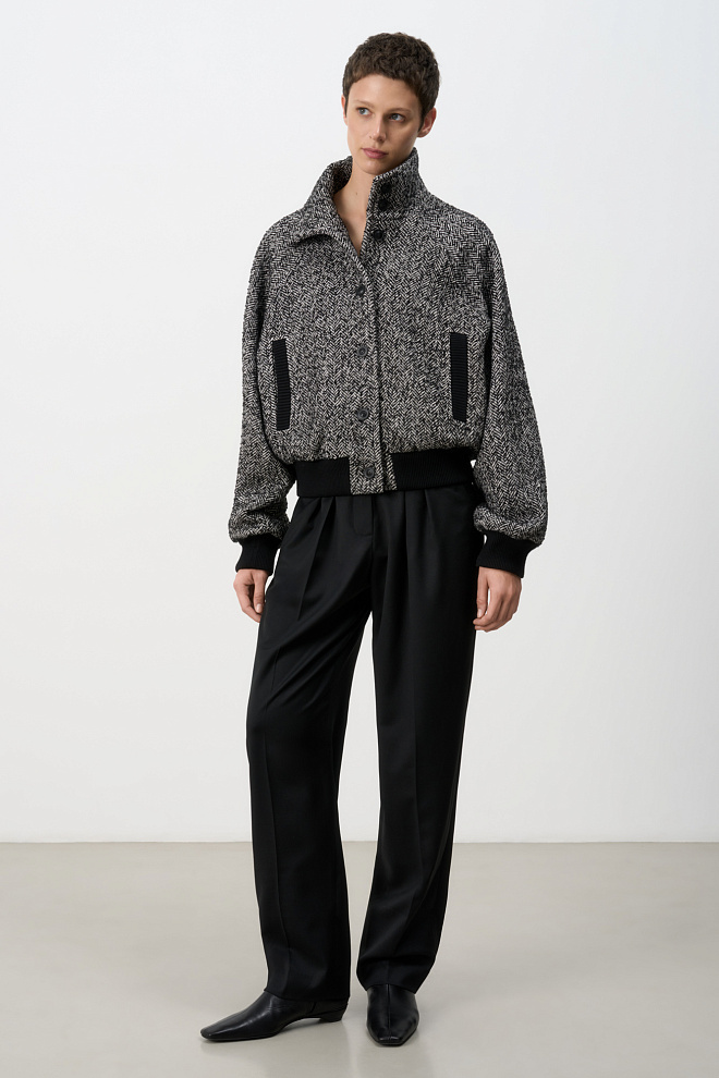 Шерстяной бомбер oversize с воротником-стойкой