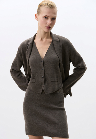 Трикотажный жилет на кнопках