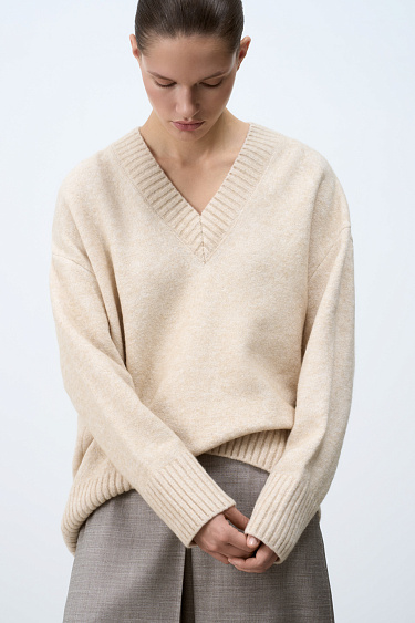 Джемпер из шерсти с V-образным вырезом