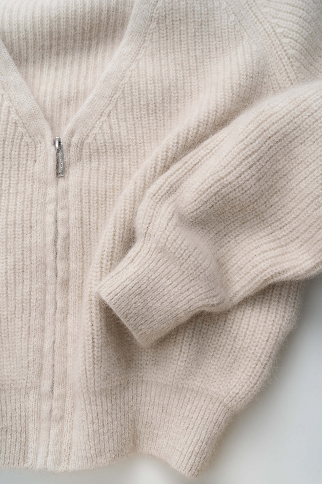 Кардиган на молнии с пухом лисы 