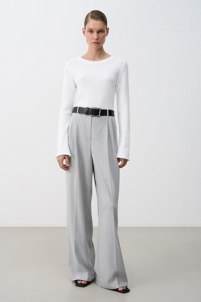 Лонгслив с расклешенными рукавами