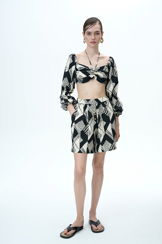 Короткий топ из 100% вискозы