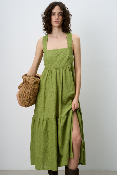 Сарафан из 100% хлопка с объемной вышивкой