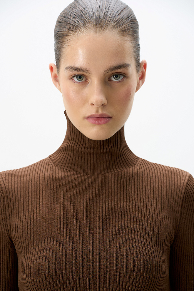 Укороченная водолазка из вискозы