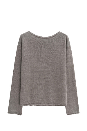 бежевый Трикотажный джемпер из 100% льна. Модель свободного кроя, со спущенной линий плеч и неглубоким вырезом горловины. Края изделия декорированы валиками. 