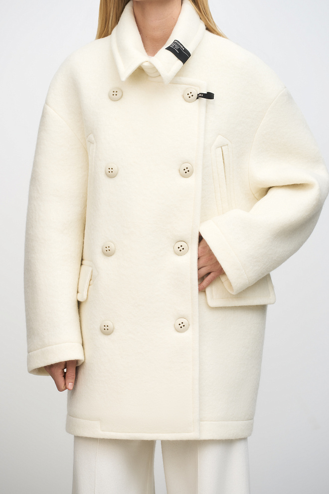 Двубортное пальто 