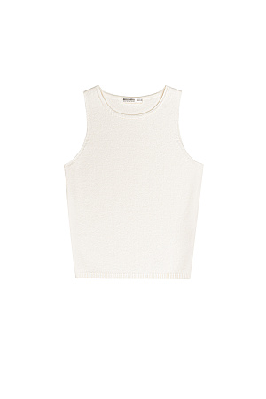 молочный Трикотажный укороченный топ из вискозы. Модель без рукавов с круглым вырезом горловины.