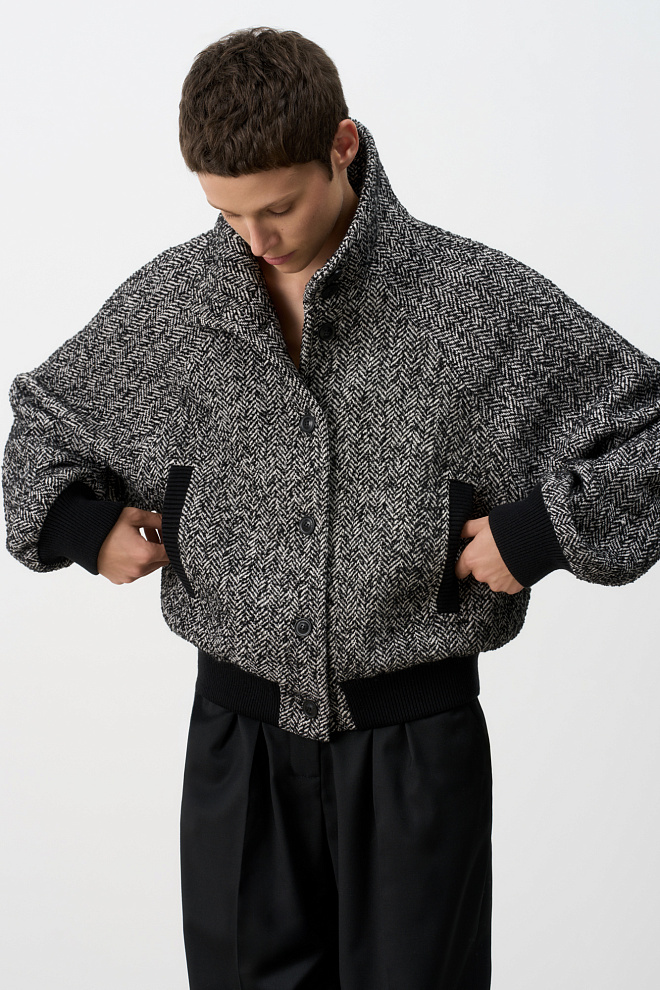 Шерстяной бомбер oversize с воротником-стойкой