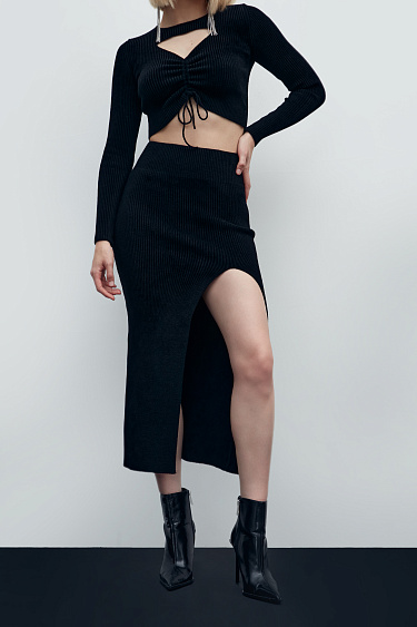 Юбка миди с высоким разрезом