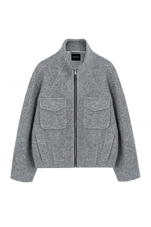 серый Шерстяная куртка на подкладке. Модель свободного силуэта со спущенной линией плеча, накладными карманами на груди и воротником-стойкой. Застежка на молнию.