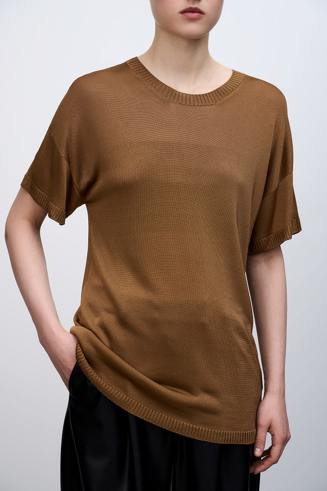 Цельновязаная футболка из 100% вискозы