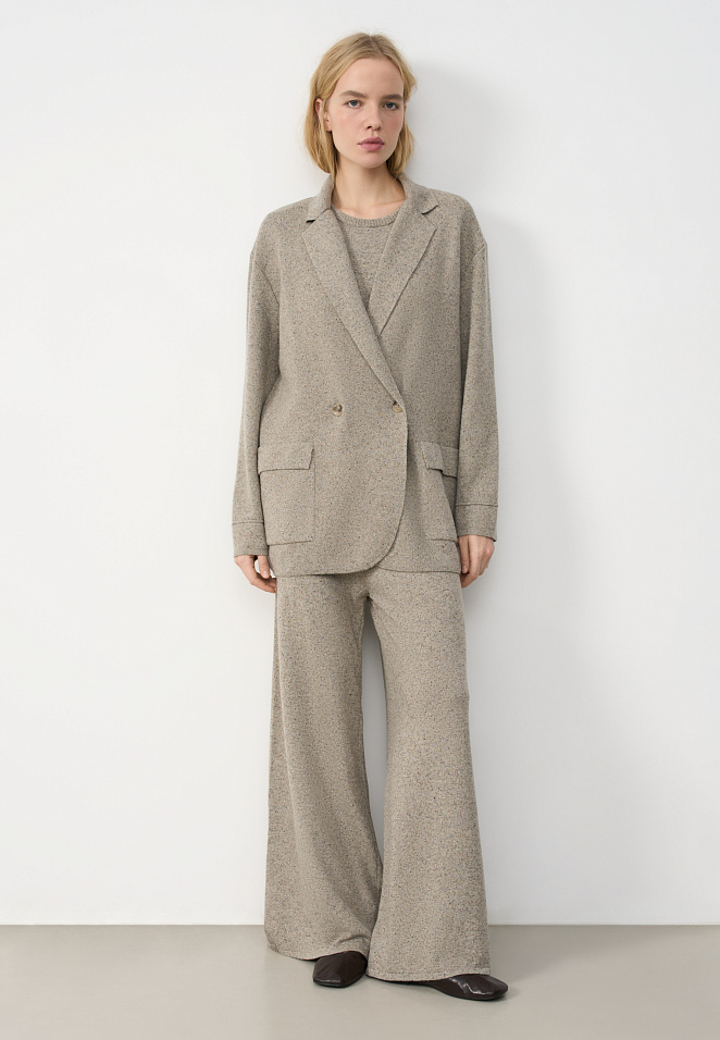 Трикотажный двубортный жакет