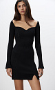 Трикотажное платье из вискозы длины мини. Модель приталенного силуэта с длинным рукавом и фигурным декольте.