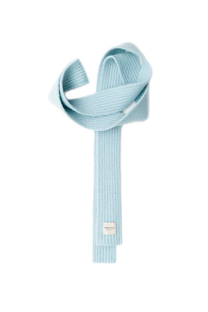 голубой Трикотажный шарф из шерсти с добавлением мохера. Изделие выполнено в рубчик. С брендированным ярлыком.