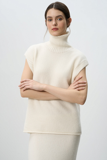 Трикотажный жилет из пуха лисы