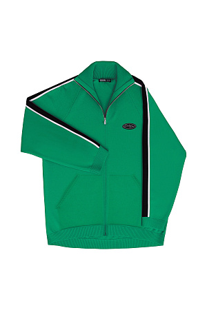 зеленый Бомбер из вискозы с брендированным ярлыком на груди, двухцветным лампасом и боковыми карманами. Воротник-стойка, манжеты и низ изделия в рубчик. Дополнить образ можно брюками или шортами в таком же стиле.