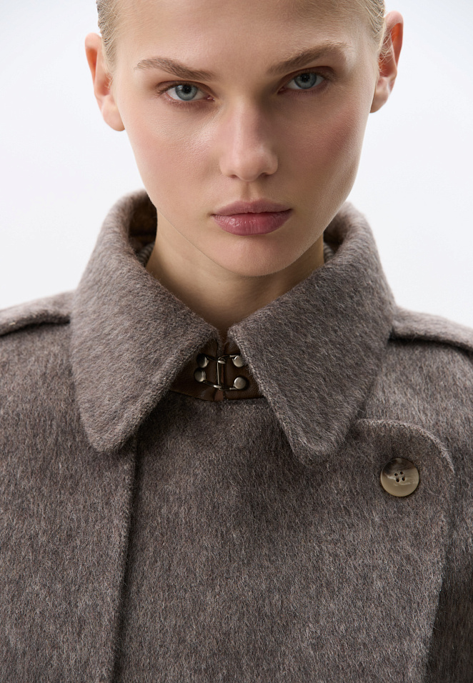 Двубортное шерстяное пальто 