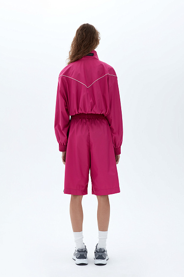 Спортивные шорты с лампасом