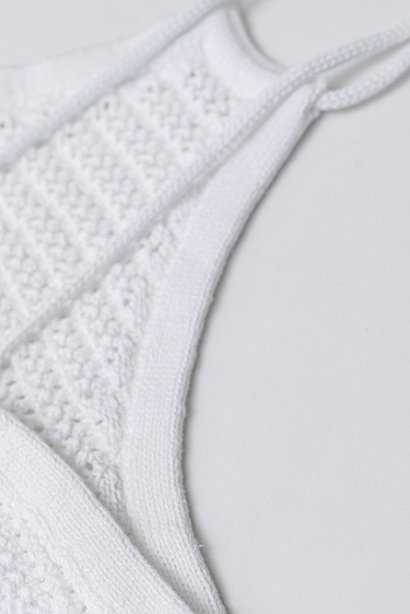 Трикотажный топ на бретелях