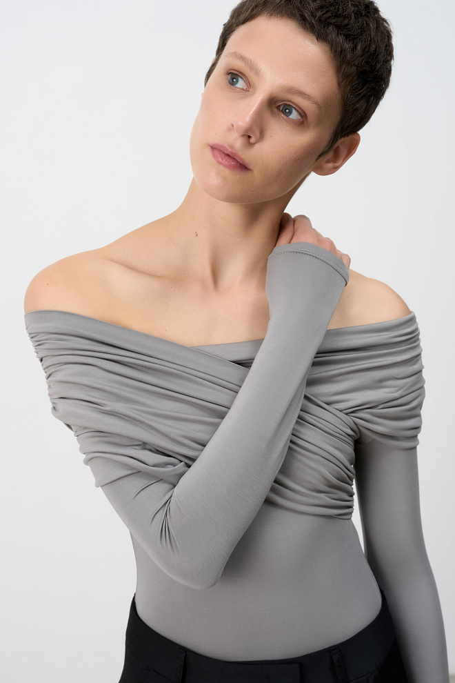 Боди с драпировкой на груди