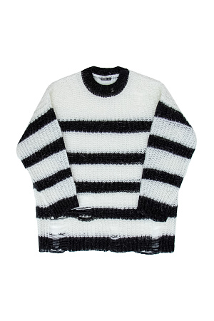 белый Трикотажный полосатый джемпер из шерсти с добавлением мохера в стиле гранж. Модель свободного силуэта со спущенной линией плеч и круглым вырезом горловины. Изделие выполнено с эффектом рваности.