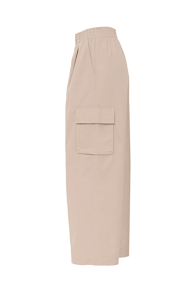 Широкие брюки-карго с защипами на талии