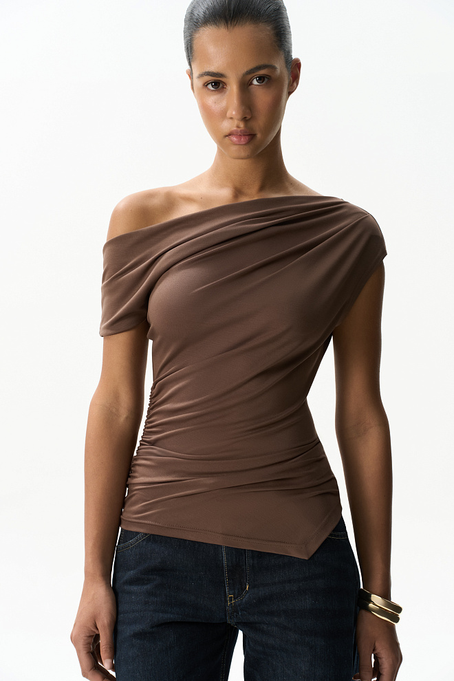 Топ с асимметричной драпировкой 