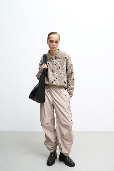 Принтованный бомбер на молнии