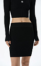 Трикотажная юбка длины мини из вискозы. Модель приталенного силуэта с эластичным поясом на резинке.