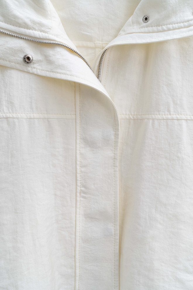 Бомбер с воротником-стойкой