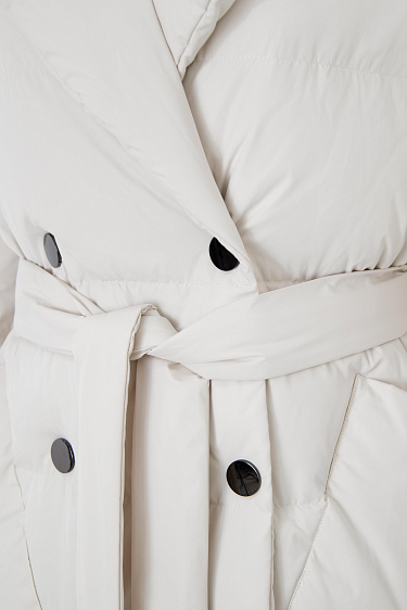 Двубортный пуховик с поясом на запах