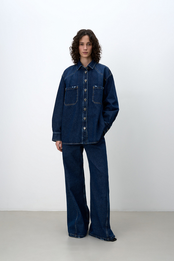 Джинсовая рубашка с накладными карманами