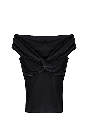 черный Топ из модала с открытой линией плеч. Модель приталенного силуэта, без рукавов. Изделие декорировано перекрутом на груди и драпировкой на лифе. 