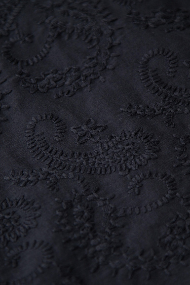 Сарафан из 100% хлопка с объемной вышивкой