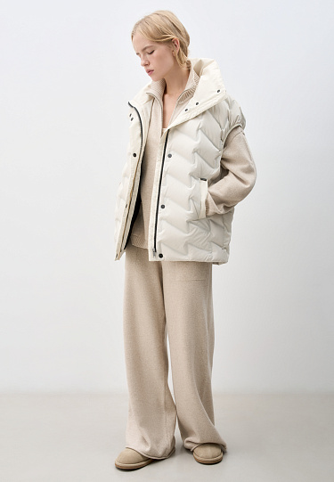 Объемный жилет на пуху