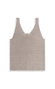 Трикотажный топ из 100% льна. Модель прямого кроя, на широких бретелях, с глубокой проймой и U-образным вырезом горловины. Края изделия выполнены в рубчик.