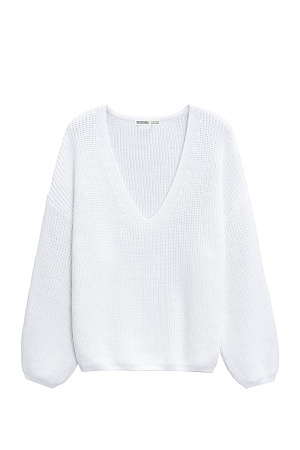 белый Трикотажный джемпер из хлопка с добавлением эластана. Модель свободного силуэта с V-образным вырезом горловины и спущенной линией плеч.