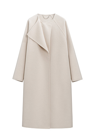 молочный Шерстяное пальто из двусторонней ткани. Модель прямого кроя без воротника. Застежка на скрытые магнитные пуговицы. Изделие без подкладки. Модель декорирована асимметричным лацканом. Пояс из экокожи в комплекте.